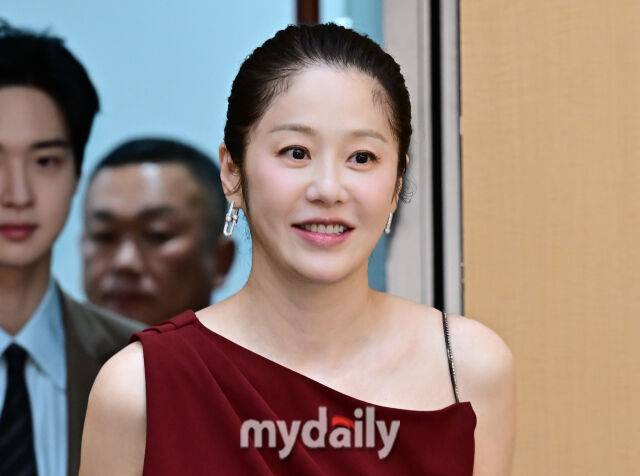 ▲ 아름다운 미소 등장