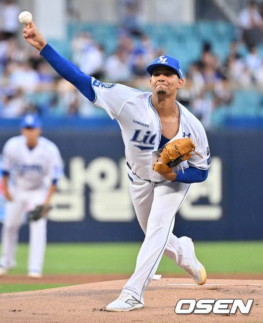 [OSEN=대구, 이석우 기자] 3일 대구삼성라이온즈파크에서 2025 신한 SOL 뱅크 KBO 리그 삼성 라이온즈와 키움 히어로즈의 경기가 열렸다. 홈팀 삼성은 가라비토가, 방문팀 키움은 하영민이 선발 출전했다. 삼성 라이온즈 선발 투수 가라비토가 역투하고 있다. 2025.09.03 / foto0307@osen.co.kr
