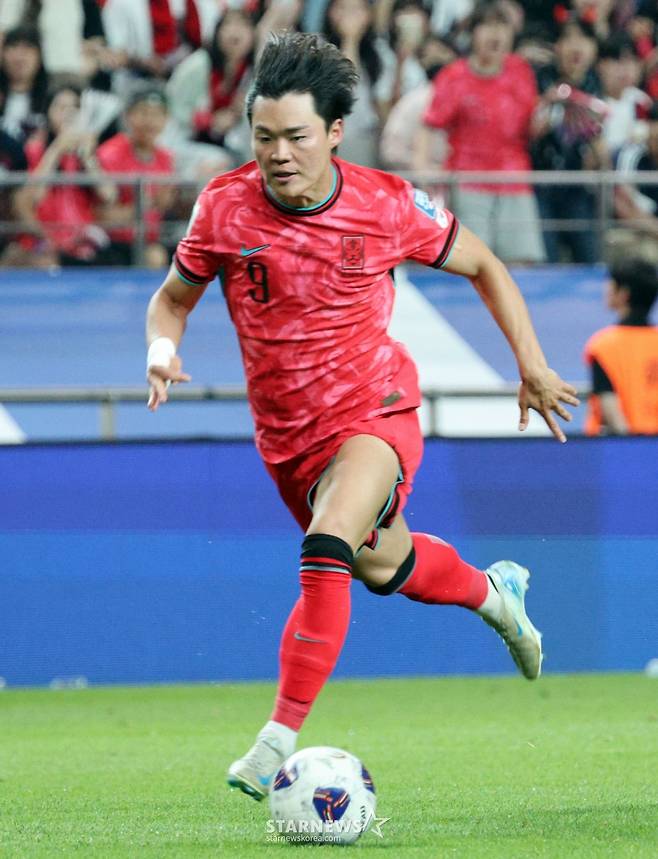 오현규가 지난 6월 서울월드컵경기장에서 북중미월드컵 최종예선 마지막 경기인 쿠웨이트전에서 드리블 돌파를 하고 있다. /사진=강영조 선임기자