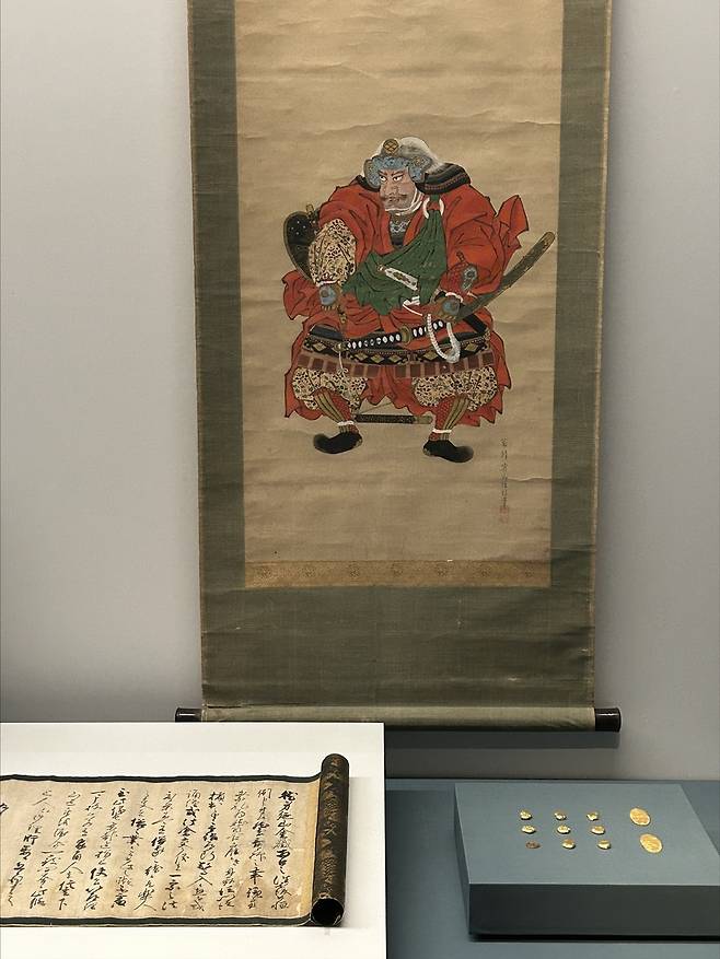 다케다 신겐의 초상화      (청주=연합뉴스) 김예나 기자 = 4일 충북 청주시 국립청주박물관에서 열린 '후지산에 오르다, 야마나시' 특별전에 야마나시를 대표하는 인물인 다케다 신겐(武田信玄·1521∼1573) 초상화 등이 전시돼 있다. 2025.9.4
    yes@yna.co.kr