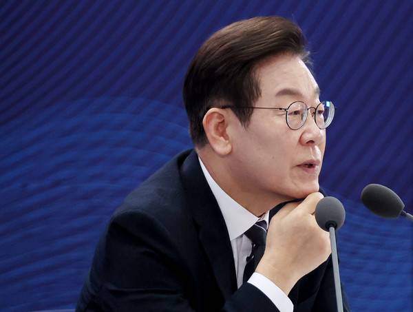 이재명 대통령이 5일 인천 송도 컨벤시아에서 열린 바이오 혁신 토론회에서 발언하고 있다. [사진 = 연합뉴스]