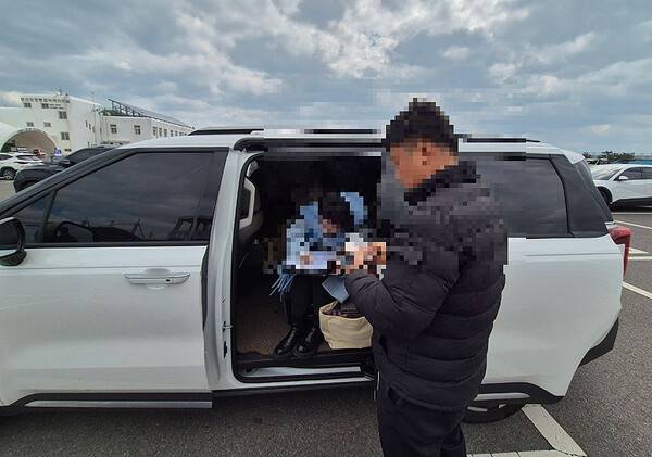 외국인 관광객을 태우고 불법 관광영업 행위를 한 중국인이 제주자치경찰단에 적발됐다. 사진=제주자치경찰단