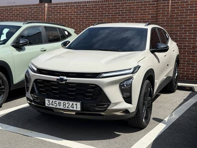 쉐보레 2026년형 트랙스 크로스오버 '모카치노 베이지'./사진=백유진 기자 byj@