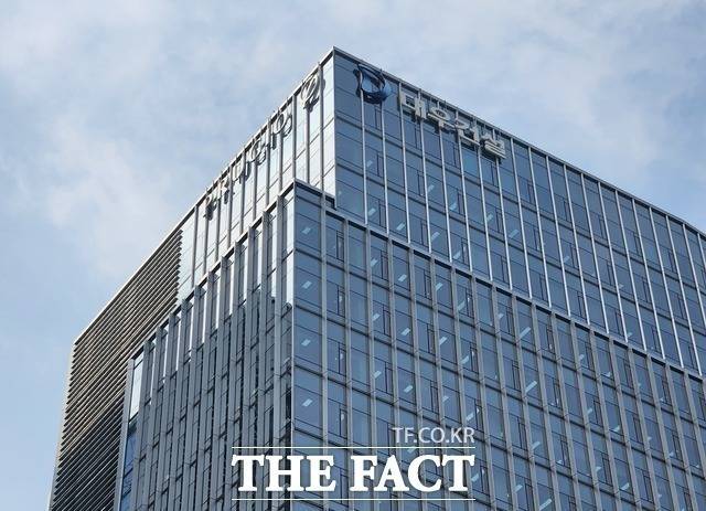 대우건설이 시공을 맡은 울산 북항터미널 공사 현장에서 온열질환이 의심되는 사망 사고가 발생했다. /더팩트 DB