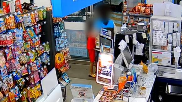 대전에 있는 GS25 편의점 아르바이트생이 길 잃은 아동을 안전하게 보호 후 가족 품으로 돌아갈 수 있게 도왔다. [사진=대전경찰청]