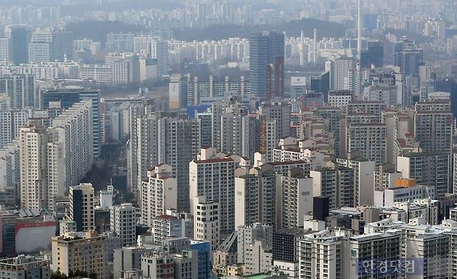 여의도에서 바라본 서울 시내 모습. /사진=김범준 기자