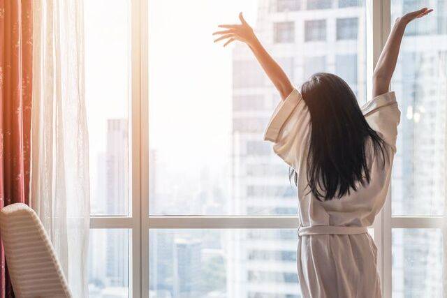 지구의 거의 모든 생명체는 태양의 주기에 생체리듬을 맞춰왔다. 인간도 마찬가지다. 현대인들은 낮과 밤이 뒤바뀌면서 생체리듬이 망가질 대로 망가졌다. 저자는 내 몸 안의 시계를 리셋할 때라고 말한다. 게티이미지뱅크