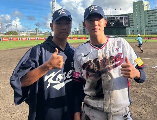 승리의 주역 최요한(왼쪽)과 박지호. 사진[연합뉴스]