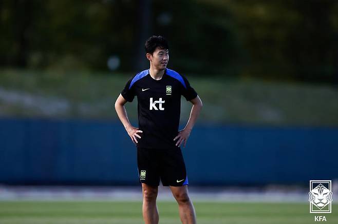 [서울=뉴시스] 축구국가대표팀 손흥민이 4일(현지 시간) 미국 뉴욕주 아이칸 스타디움에서 2026 북중미 월드컵 대비 미국과의 평가전을 앞두고 훈련하고 있다. (사진=대한축구협회 제공) 2025.09.05. photo@newsis.com *재판매 및 DB 금지