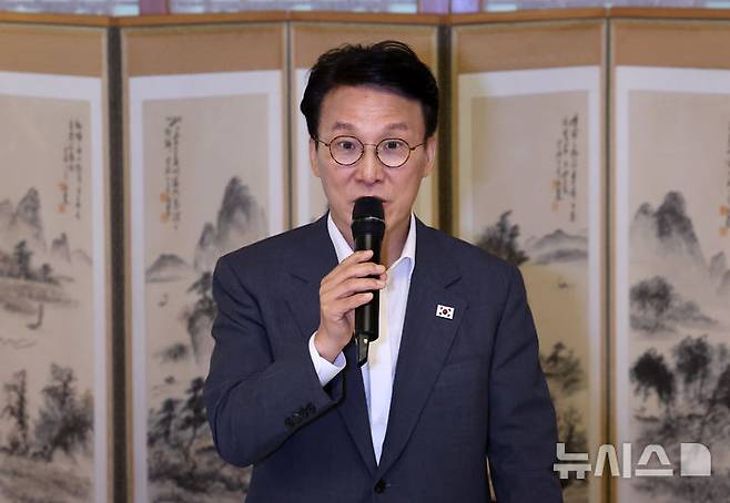 [서울=뉴시스] 배훈식 기자 = 김민석 국무총리가 4일 오후 서울 종로구 총리공관에서 열린 발달장애인 가족 초청 행사에서 인사말을 하고 있다. 2025.09.04. dahora83@newsis.com