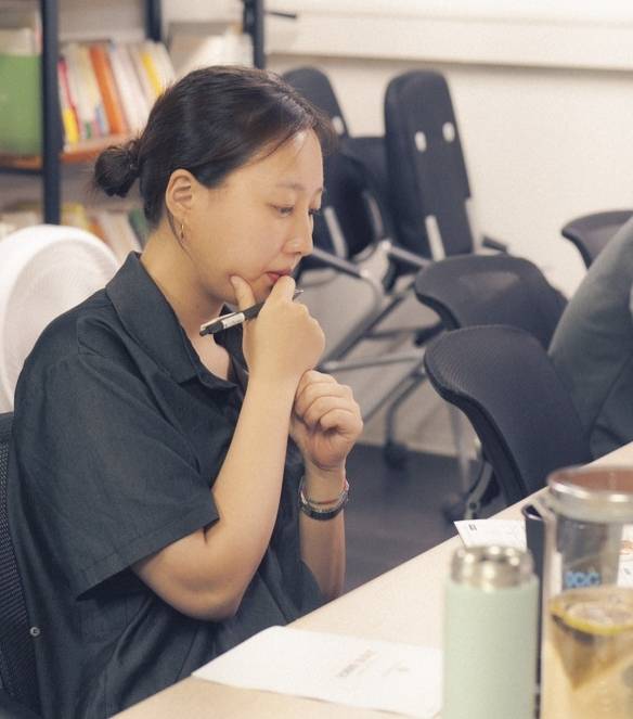 공부하는 전가람씨의 모습. 그는 올해 초 장례지도사를 취득했다. 전가람씨