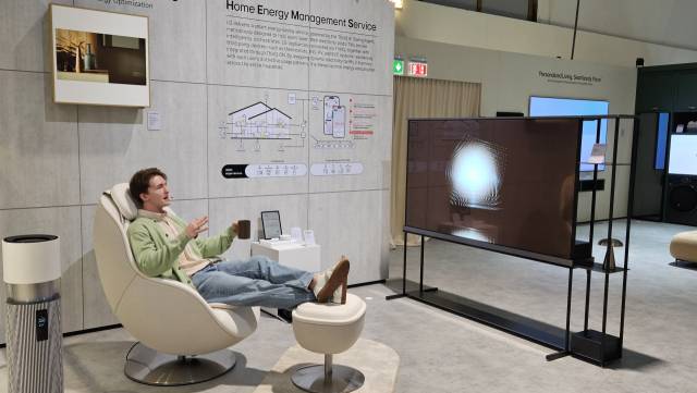 유럽최대 가전 전시회 ‘IFA 2025’에서 ‘베스트 오브 IFA' 상을 받은 LG전자의 ‘LG 시그니처 올레드 T’.사진=LG전자