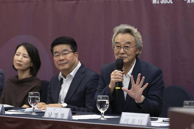 ‘서울어텀페스타’ 홍보위원인 배우 남명렬이 기자간담회에서 발언하고 있다. 사진제공｜서울문화재단