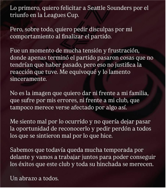 수아레스가 침뱉기 추태에 사과문을 올렸다. 수아레스 SNS