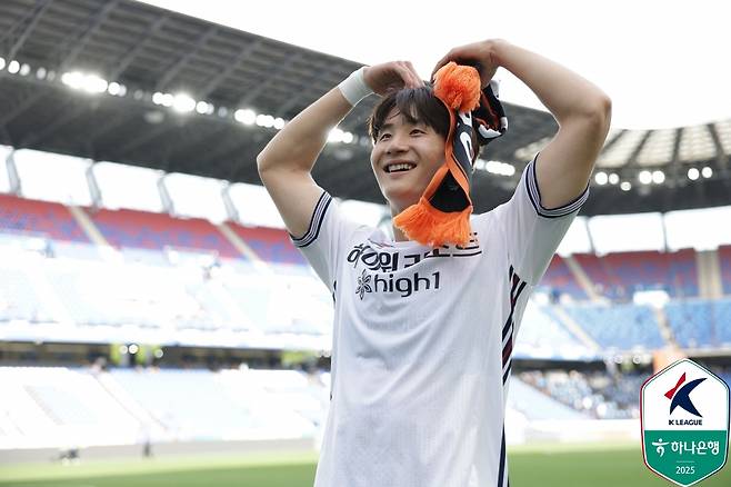 K리그 시장가치 1위에 오른 강원FC 센터백 신민하. /사진=한국프로축구연맹 제공