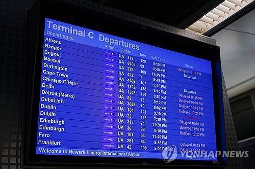 지연된 항공편들 [로이터=연합뉴스 자료사진]