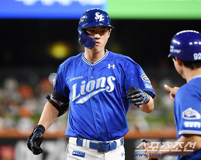 29일 대전 한화생명볼파크에서 열린 삼성-한화전. 4회초 1사. 구자욱이 안타를 친 후 기뻐하고 있다. 대전=정재근 기자 cjg@sportschosun.com/2025.8.29/