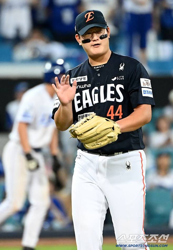 6일 대구 삼성라이온즈파크에서 열린 한화와 삼성의 경기, 8회말 1사 1,2루 한화 김서현이 삼성 전병우를 병살로 처리해 이닝을 끝낸 후 기뻐하고 있다. 대구=허상욱 기자wook@sportschosun.com/2025.09.06/