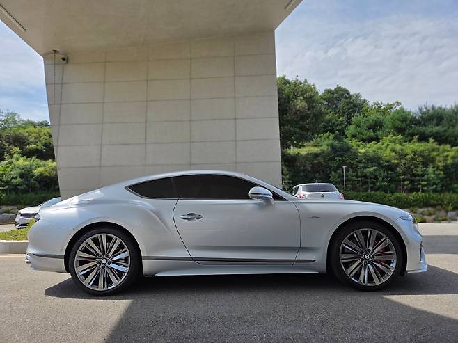 벤틀리 더 뉴 컨티넨탈 GT 스피드. /권유정 기자