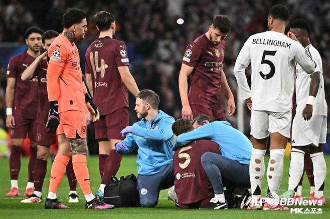 쓰러진 스톤스. 사진=AFPBBNews=News1