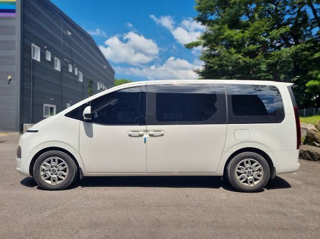 2024년형 스타리아 투어러 9인승 LPG 3.5 모던 트림. /사진=강주헌 기자