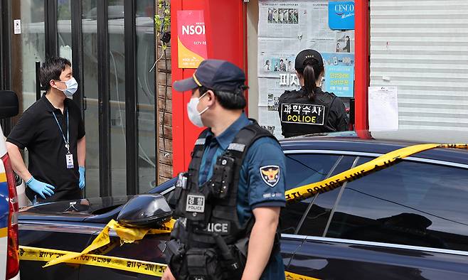 지난 3일 서울 관악구 한 식당에서 칼부림 사건이 발생, 경찰이 조사하고 있다. 연합뉴스