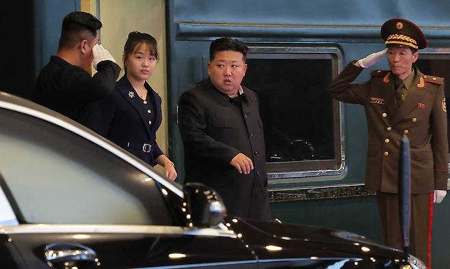 김정은 북한 국무위원장이 중국 방문을 마치고 평양에 도착했다고 조선중앙통신이 지난 5일 보도했다. 평양=조선중앙통신·연합뉴스