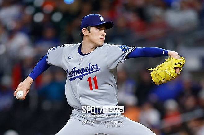 ▲ 데이브 로버츠 감독은 사사키의 메이저리그 복귀에 대해 꽤 높은 허들을 제시하고 있다