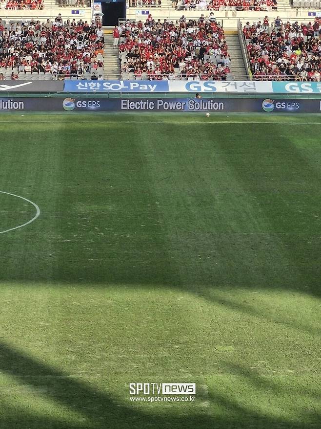 ▲ 지난해 9월 상암의 잔디 상태