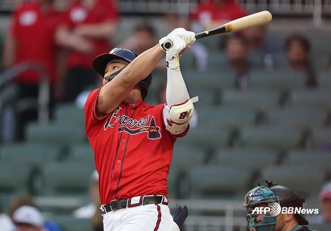 애틀랜타 김하성이 6일(한국시간) 시애틀전에서 1회 희생플라이를 기록하고 있다. /AFPBBNews=뉴스1