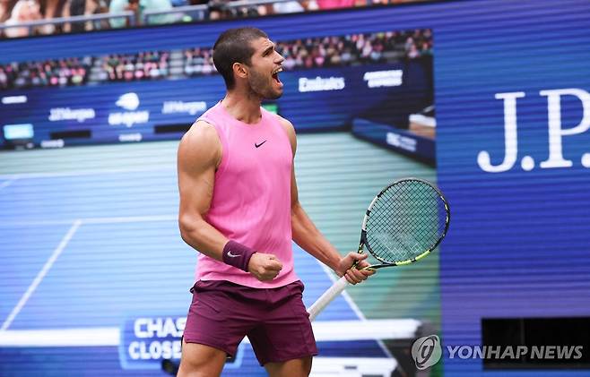 결승 진출 확정하자 포효하는 알카라스 [AFP=연합뉴스]