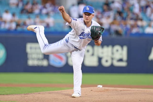 삼성 라이온즈의 최원태가 5일 대구에서 열린 키움 히어로즈와의 경기에 선발 등판해 투구하고 있다. 삼성 제공