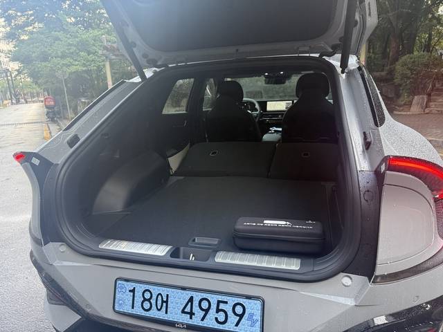 EV6의 2열을 접은 모습