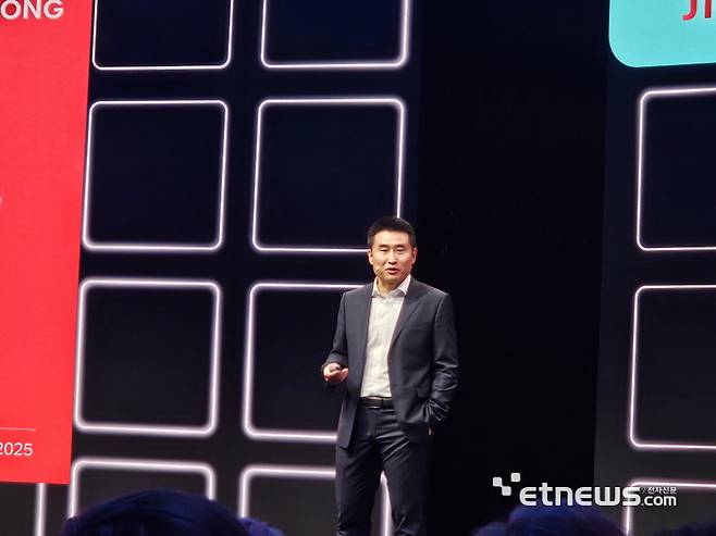 잭 슈아이 리(Jack Shuai Li) 징동그룹 수석부사장 겸 JD월드와이드 최고경영자(CEO)가 5일(현지시간) 독일 IFA 2025 개막 기조연설자로 나서 유럽 진출 계획을 첫 공개했다. (사진=배옥진)