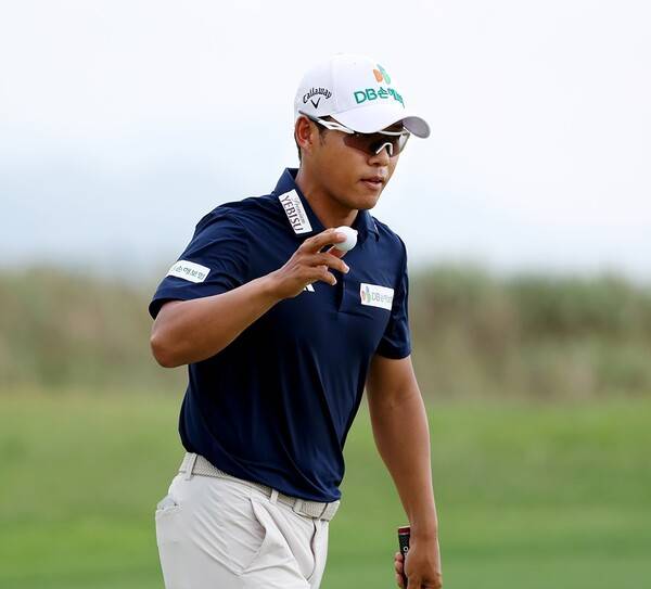 2025년 한국프로골프(KPGA) 투어 KPGA 파운더스컵 우승을 차지한 문도엽 프로가 최종라운드에서 경기하는 모습이다. 사진제공=KPGA