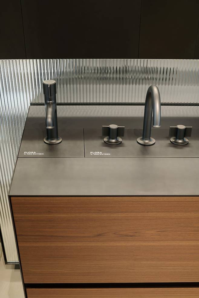 판티니의 밀라노 디자인 위크 2024 쇼룸에 설치된 수전은 이탈리아 건축가 피에로 리소니와 협업했다./제공=판티니