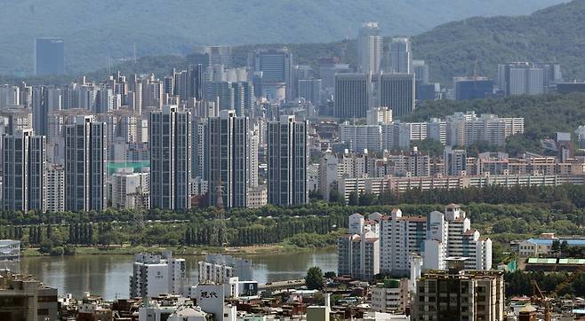 서울 남산에서 바라본 서울 강남 아파트 모습. 2025.7.27/뉴스1
