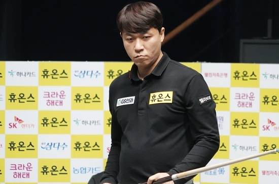 최성원이 6일 SY베리테옴므PBA챔피언십 16강 최원준1과의 경기에서 애버리지 3.00을 기록하며 세트스코어 3:0으로 완승을 거두고 8강에 진출했다. 최성원은 직전 3차전 우승자 모리와 4강행을 다툰다. (사진=PBA)