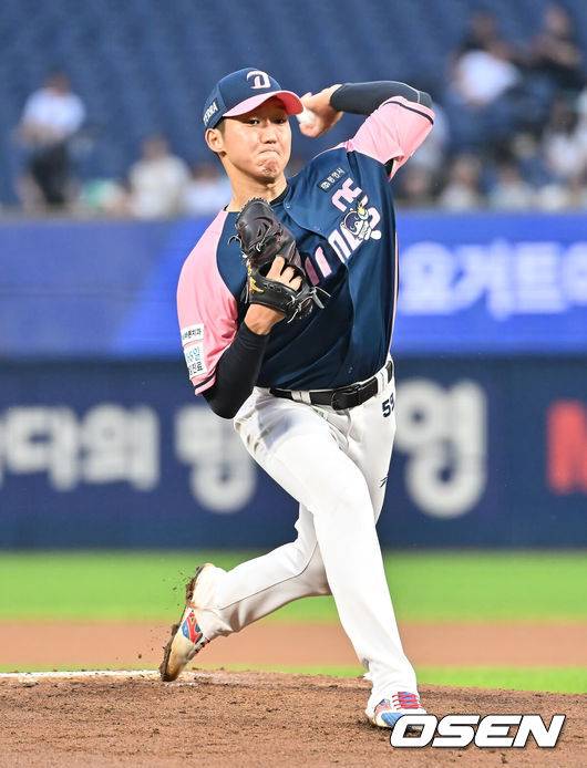 [OSEN=창원, 이석우 기자] 7일 창원NC파크에서 2025 신한 SOL 뱅크 KBO 리그 NC 다이노스와 KIA 타이거즈의 경기가 열렸다. 홈팀 NC는 구창모가, 방문팀 KIA는 양현종이 선발 출전했다. NC 다이노스 선발투수 구창모가 역투하고 있다. 2025.09.07 / foto0307@osen.co.kr