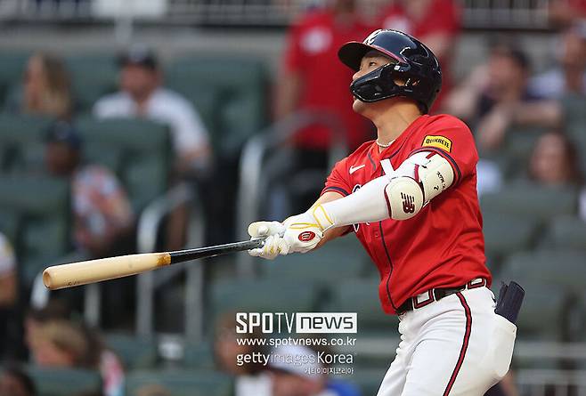 ▲ 김하성은 올 시즌 뒤 옵트아웃 조항을 가지고 있으며, 이는 김하성을 쏙 마음에 들어하는 팬들에게는 위협이 되고 있다