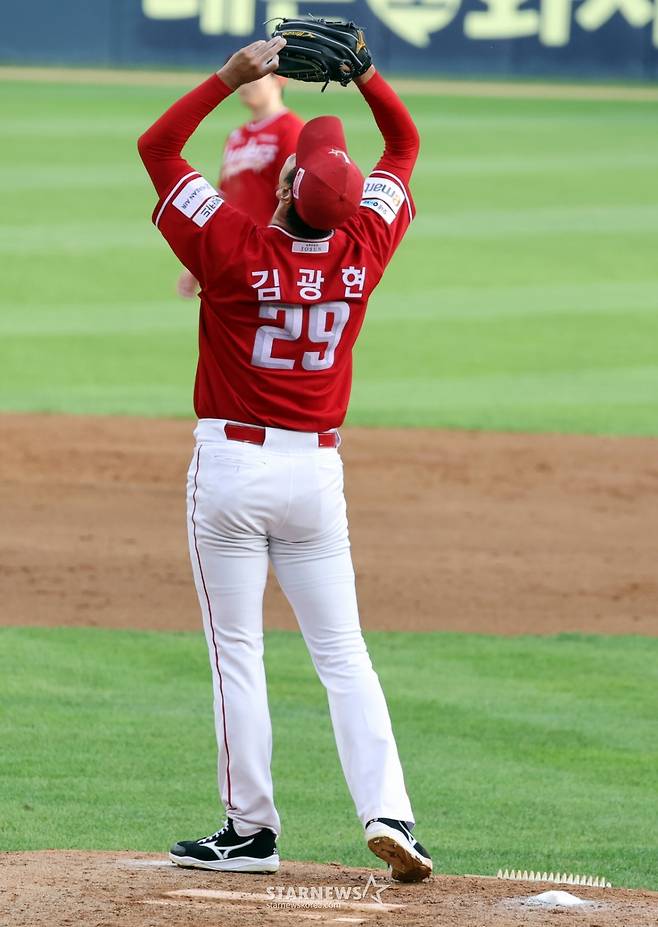 [한번에쓱]이숭용 감독 축하 '박해민 삼진잡으려 2000K 완성' 김광현