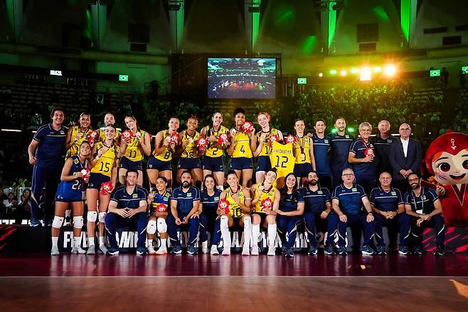 세계여자배구선수권 동메달 차지한 브라질 대표팀 [FIVB 홈피 캡처. 재판매 및 DB 금지]