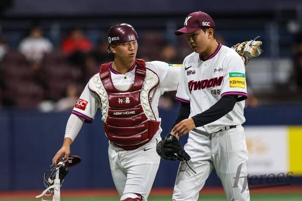 키움 포수 김건희와 투수 박정훈 배터리 (사진=키움 히어로즈)