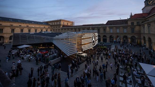 9월 7일(현지시간) 독일 뮌헨 아포테켄호프 메르세데스-벤츠 파빌리온에 마련된 IAA 메르세데스-벤츠 프리 나이트 행사장 전경  (사진=메르세데스-벤츠)