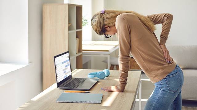 잘못된 자세를 유지하면 몸의 균형이 무너져 '부정렬 증후군'을 부른다｜출처: 게티이미지뱅크