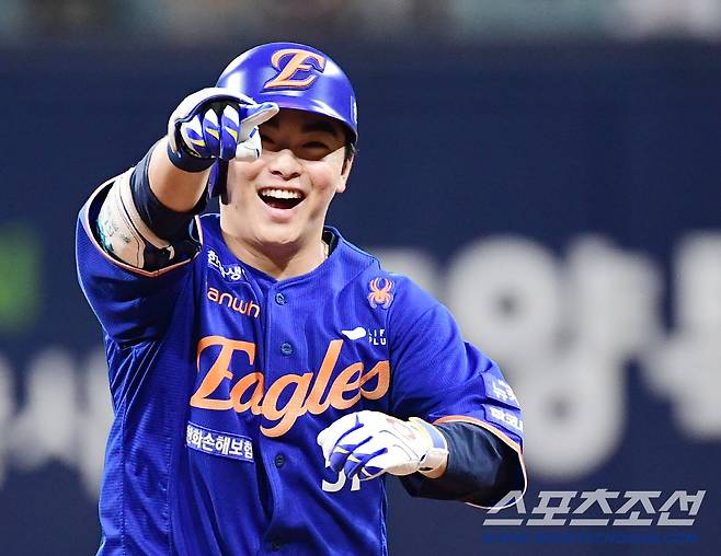 26일 고척돔에서 열린 KBO리그 키움과 한화의 경기. 9회초 역전 솔로홈런을 날린 한화 문현빈. 고척=송정헌 기자songs@sportschosun.com/2025.08.26/