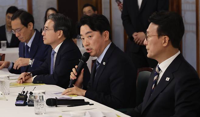 강훈식 대통령 비서실장이 7일 서울 종로구 삼청동 국무총리 서울공관에서 열린 제3차 고위당정협의회에서 발언하고 있다./뉴스1