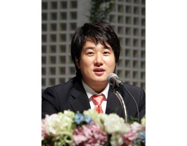 배우 故 안재환이 세상을 떠난 지 17년이 흘렀지만 여전히 많은 이들이 그를 기억하고 있다. 연합뉴스