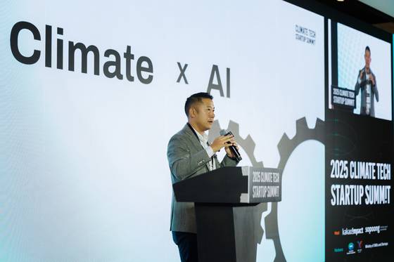 4~6일 제주에서 열린 ‘2025 기후테크 스타트업 서밋’에서 앤드류 창 뉴에너지넥서스 CGO가 발표를 하고 있다. 소풍벤처스 제공
