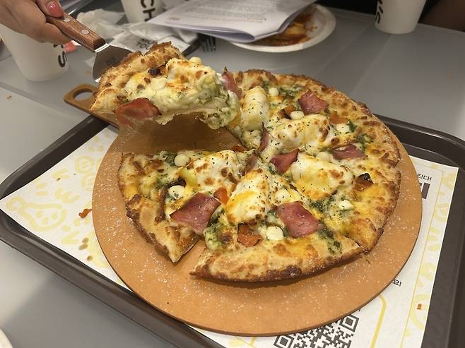 트러플 바질 알리고 피자. [변덕호 기자]